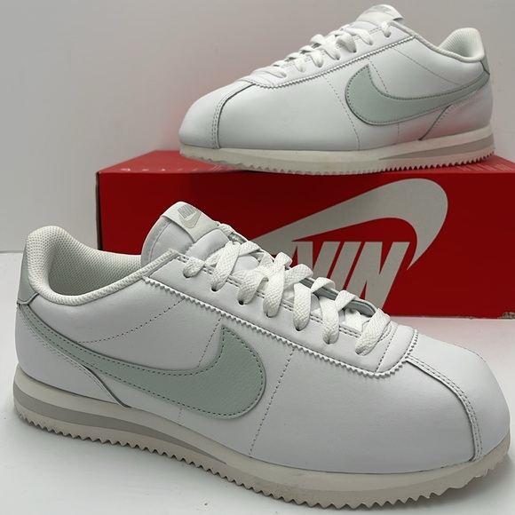 Nike Cortez Leather
Women's
Summit White/Sail/Light
Bone/Light Silver
DN1791-106 - Picture 14 of 16